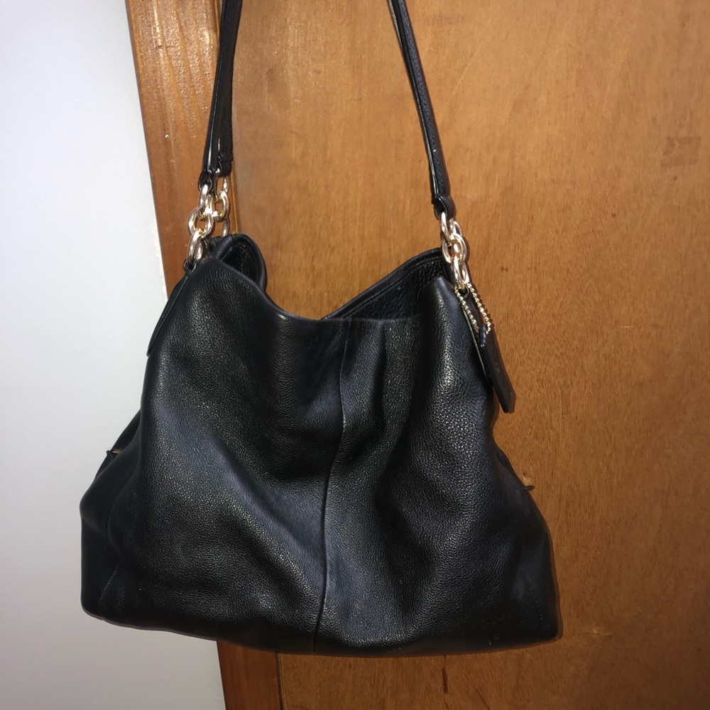 selling a coach purse .. used probably 3 times..